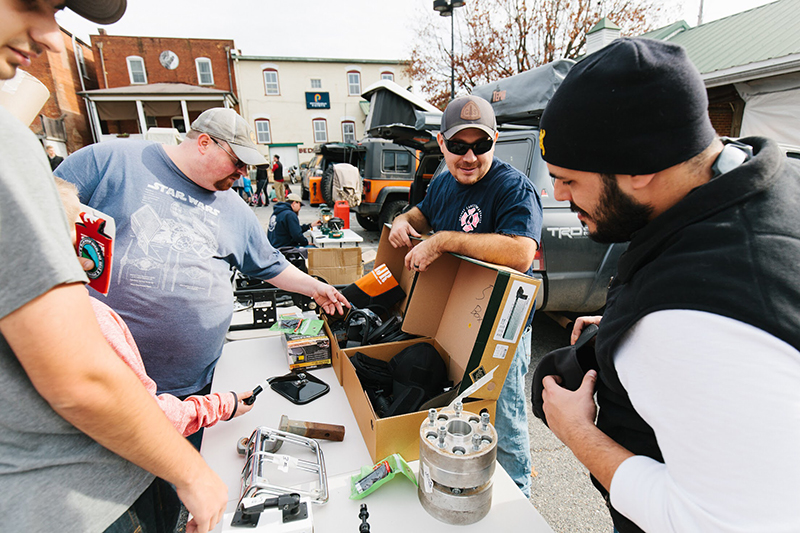 overlander-flea-market-by-ct-bell_38278923014_o